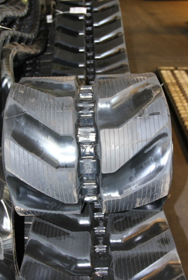 450x81.5x76 Excavator 81.5mm Pitch ile kauçuk izleri