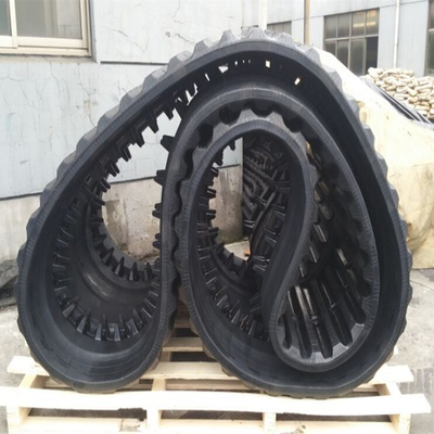 700x125x78 OEM Daha Az Toprak Zararı Büyük Dumper LD700 Kauçuk İzleri