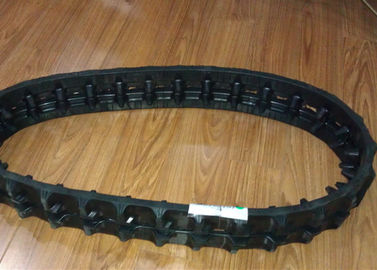 Küçük Ekskavatör Kauçuk Az Yollar Hasarlı 130mm Genişlik 72mm Pitch Tracks
