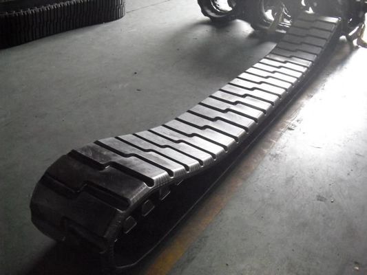 470x152.4x56 Pürüzsüz veya kazınmış desen PF6110 Kauçuk yolları 52 bağlantılı asfalt döşeme parçaları