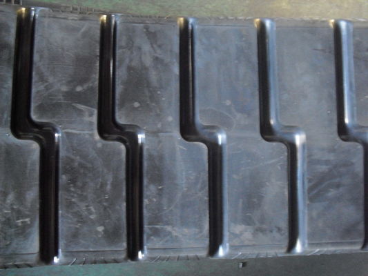 470x152.4x56 Pürüzsüz veya kazınmış desen PF6110 Kauçuk yolları 52 bağlantılı asfalt döşeme parçaları