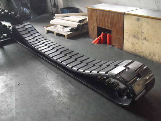 470x152.4x56 Pürüzsüz veya kazınmış desen PF6110 Kauçuk yolları 52 bağlantılı asfalt döşeme parçaları