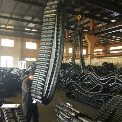Kaşınma makinesi 180 mm genişliğinde 180 * 72 * 34 lastik rayları Mühendislik Kaşınma makineleri Makinelerin parçaları