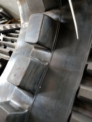 406x152.4x52 Dynapac F141CR/R141CS için asfalt döşeme lastik pist cihazları