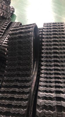 320x86x55/400x86x55/450x86x55 Zigzag Şablonu Kaydırma Yükleyici Kauçuk Çizgi