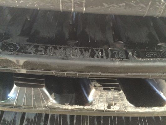 Lastik Çizgi 450*81*76W W-Lug Pattern Excavator TB175 Excavator için Lastik Çizgi Ayarları