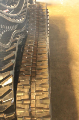 250mm Genişlik Ekskavatör Lastik Paletleri Ekskavatör Yedek Parçaları Düşük Gürültü