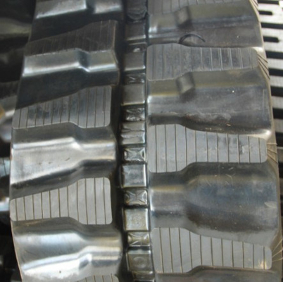 Kaydırma direksiyonu yükleyici makine kullanımı için siyah kauçuk ray (B350*55Kx38)